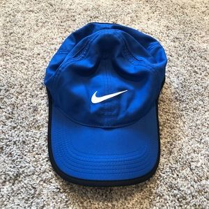 Nike Women’s Featherlight Dri Fit Hat
